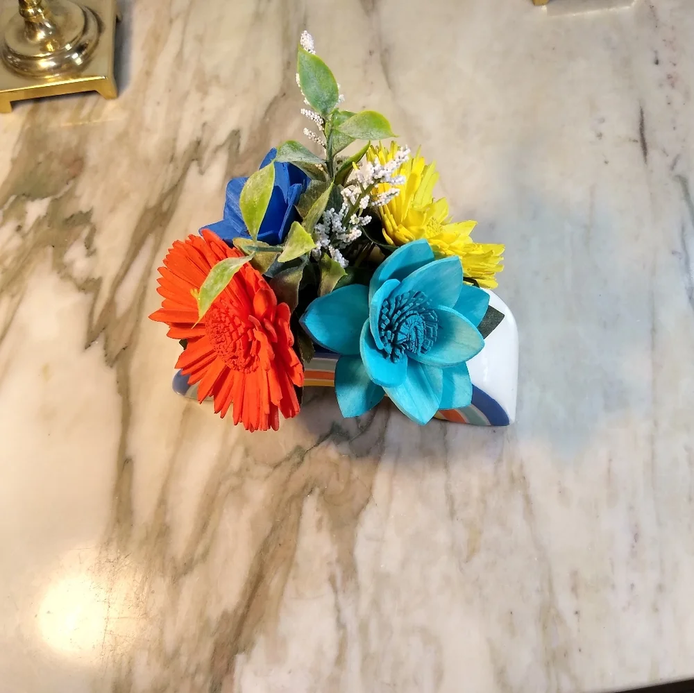 Rainbow planter with 4 pretty coordinating Sola wood flowers